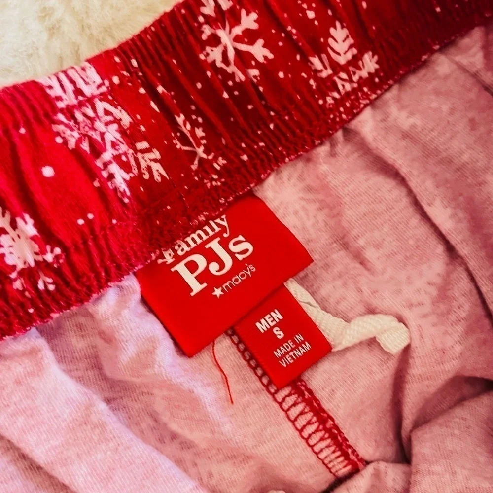 Macy’s Family PJ’s Matching Men's Merry Snowflake Red Christmas Holiday Pajamas